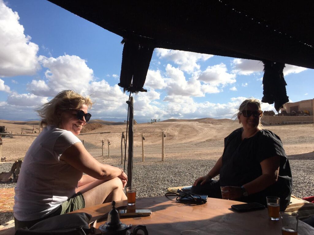 avondexcursie Marrakech – woestijn beleving Agafay kamelen rit en diner